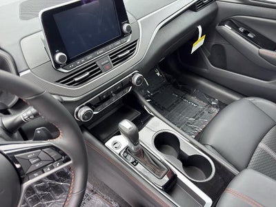 2025 Nissan Altima SR FWD