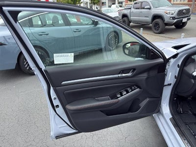 2025 Nissan Altima SR FWD
