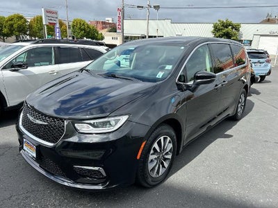 2023 Chrysler Pacifica Hybrid Touring L FWD