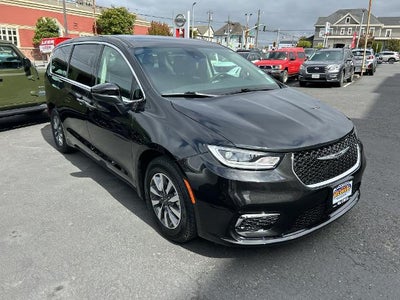 2023 Chrysler Pacifica Hybrid Touring L FWD