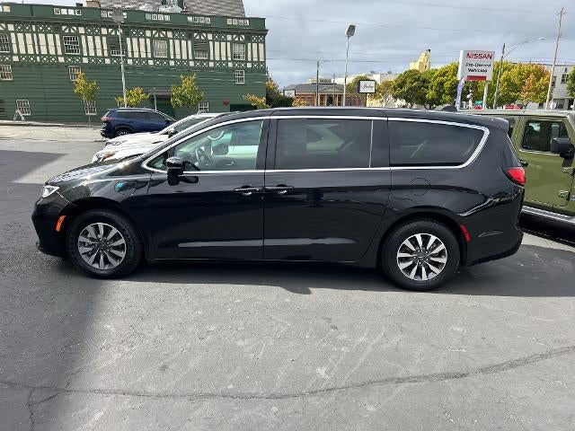 2023 Chrysler Pacifica Hybrid Touring L FWD