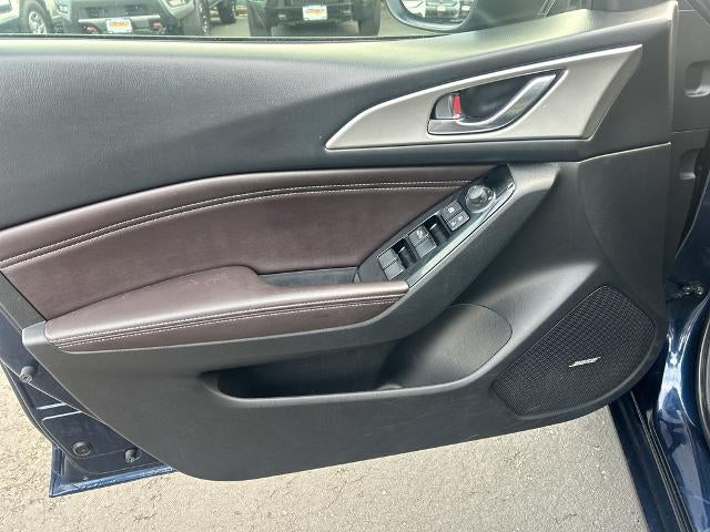 2018 Mazda Mazda3 5-Door Touring Manual