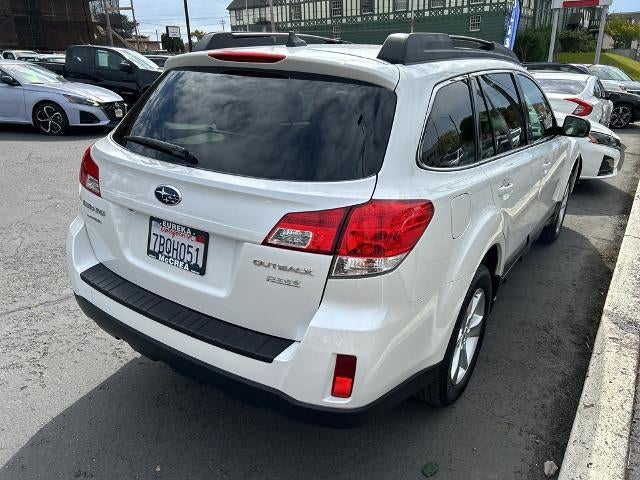 2013 Subaru Outback 2.5i Limited Automatic
