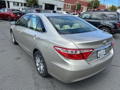 2017 Toyota Camry XLE Auto (SE)