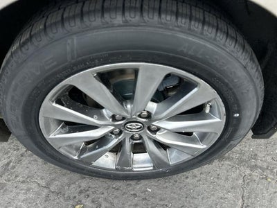 2017 Toyota Camry XLE Auto (SE)
