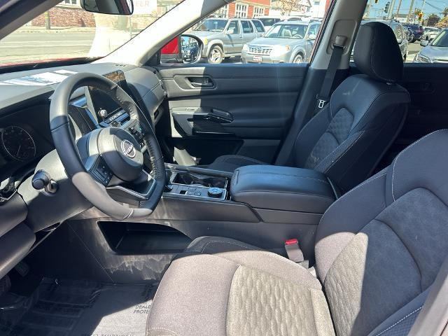 2024 Nissan Pathfinder SV 4WD