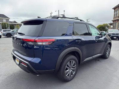 2026 Nissan Pathfinder SV