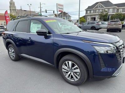 2026 Nissan Pathfinder SL