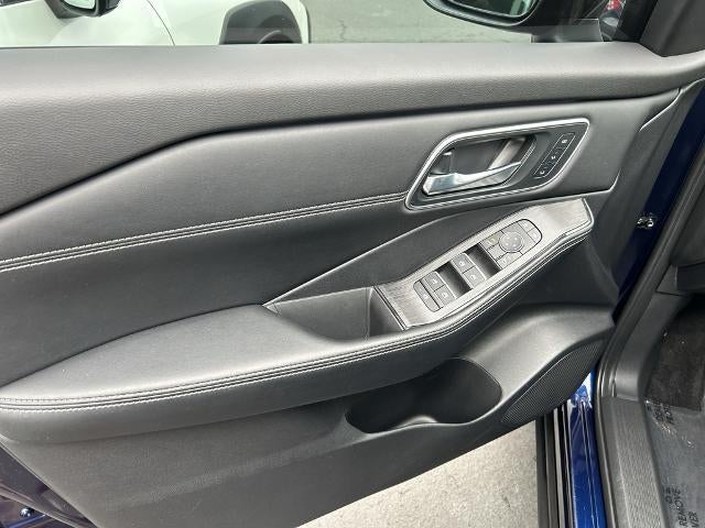 2025 Nissan Rogue AWD Platinum