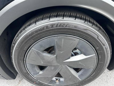 2024 Toyota Prius LE (Natl)