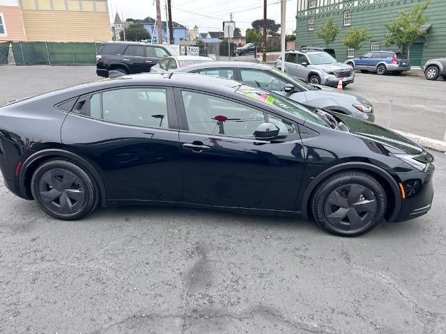 2024 Toyota Prius LE (Natl)