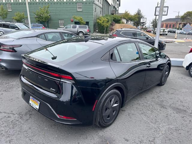 2024 Toyota Prius LE (Natl)