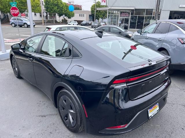 2024 Toyota Prius LE (Natl)